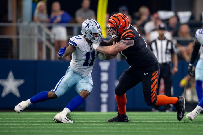 Cincinnati Bengals offensive tackle Jonah Williams blocking Dallas Cowboys linebacker Micah Parsons (11).